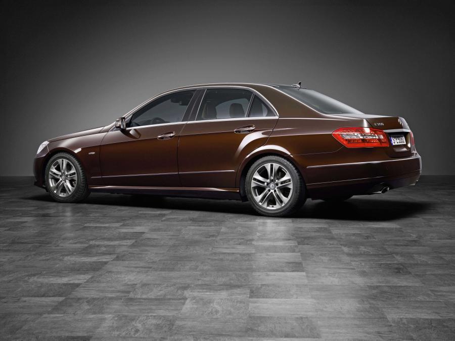  Mercedes-Benz E-Class 2010 года  (фото 86 из 128)
